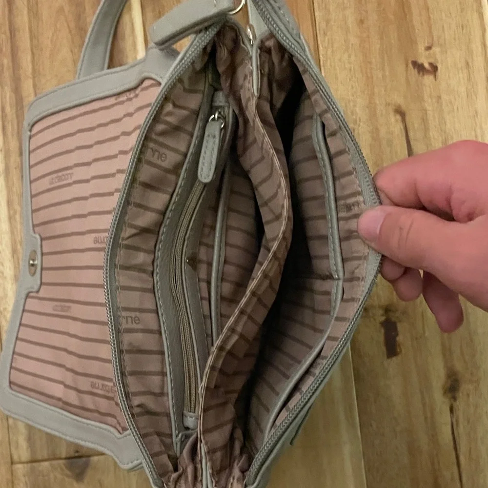 Liz Claiborne Light Gray Messenger Bag - Picture 6 of 6